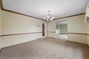 2500 Treetop Cir NE, Canton, OH 44705 - Photo 9