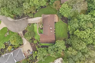 2500 Treetop Cir NE, Canton, OH 44705 - Photo 5