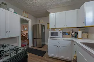 1215 Bellflower Ave SW, Canton, OH 44710 - Photo 9