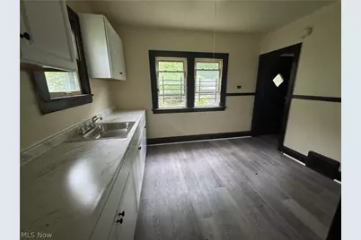 905 E 143rd Street, Loveland, OH 44110 - Photo 7