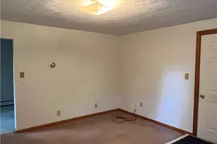 56 E Ashtabula St, Jefferson, OH 44047 - Photo 3
