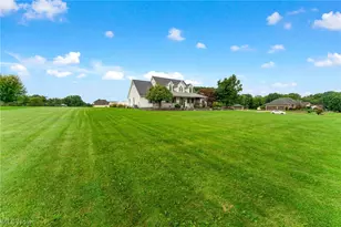 120 Longview Cir, North Lima, OH 44452 - Photo 3