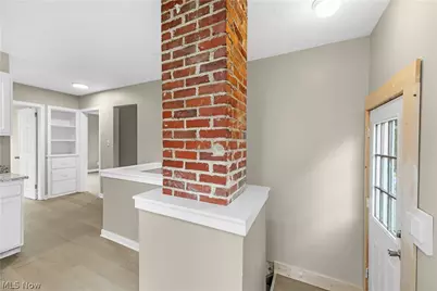 137 E Rosewood Avenue, Akron, OH 44301 - Photo 9