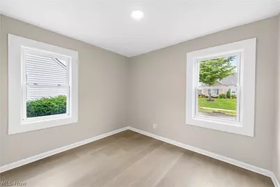 137 E Rosewood Avenue, Akron, OH 44301 - Photo 13