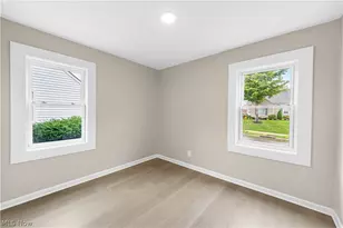 137 E Rosewood Ave, Akron, OH 44301 - Photo 13