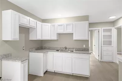 137 E Rosewood Avenue, Akron, OH 44301 - Photo 5