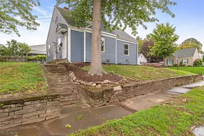 137 E Rosewood Avenue, Akron, OH 44301 - Photo 1