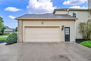 1413 Ashford Glen Ln, Sagamore Hills, OH 44067 - Photo 3