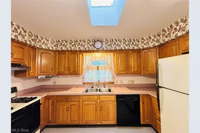 1551 Wilsonway Drive, Barberton, OH 44203 - Photo 13