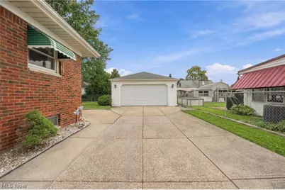 15402 Louis Avenue, Loveland, OH 44135 - Photo 33