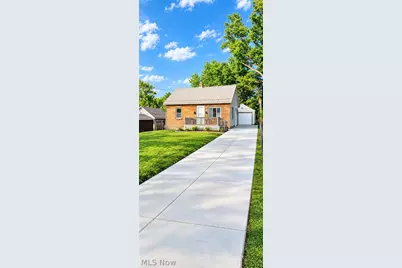 4100 Fairgrove Avenue SW, Massillon, OH 44646 - Photo 1