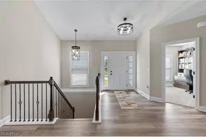 2487 Ledgestone Drive NW, Uniontown, OH 44685 - Photo 3
