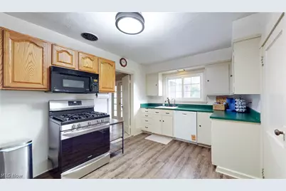 5873 Wadsworth Road, Medina, OH 44256 - Photo 11