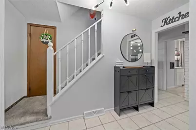2382 Penny Lane, Youngstown, OH 44515 - Photo 3