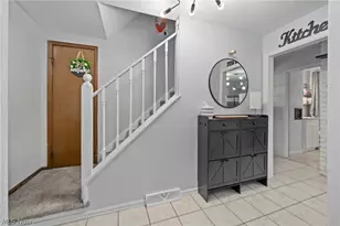 2382 Penny Ln, Youngstown, OH 44515 - Photo 3