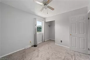 2382 Penny Ln, Youngstown, OH 44515 - Photo 15
