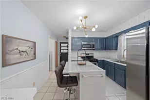 2382 Penny Ln, Youngstown, OH 44515 - Photo 11