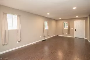 318 Elmport Ave NE, Canton, OH 44704 - Photo 5