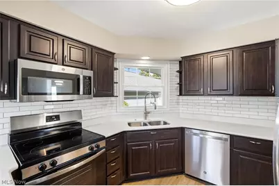 1270 Mallard Pond Circle, Grandview Heights, OH 44147 - Photo 3