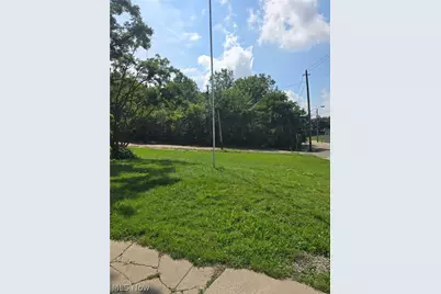 212 E Miller Avenue, Akron, OH 44301 - Photo 15