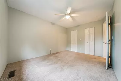 9956 Johnnycake Ridge Road #E15, Concord Twp, OH 44077 - Photo 23