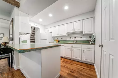 9956 Johnnycake Ridge Road #E15, Concord Twp, OH 44077 - Photo 13