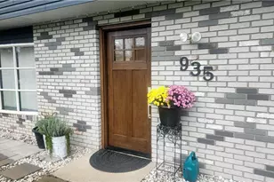 935 Chelsea Dr, Dover, OH 44622 - Photo 3