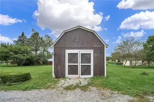 2190 Waterbury Dr, Uniontown, OH 44685 - Photo 49