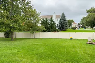 411 Hillbrook Dr, Cuyahoga Falls, OH 44223 - Photo 3
