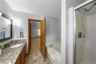 411 Hillbrook Dr, Cuyahoga Falls, OH 44223 - Photo 29