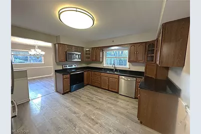 1598 Kingsley Avenue, Akron, OH 44313 - Photo 7