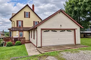 215 Dover Rd NE, Sugarcreek, OH 44681 - Photo 3