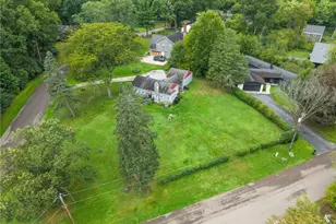 884 Monmouth Dr, Akron, OH 44313 - Photo 3