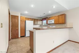 2806 Marsh Ave NW, Canton, OH 44708 - Photo 11