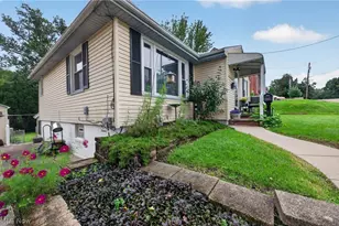 757 St Clair Ave, Barberton, OH 44203 - Photo 3