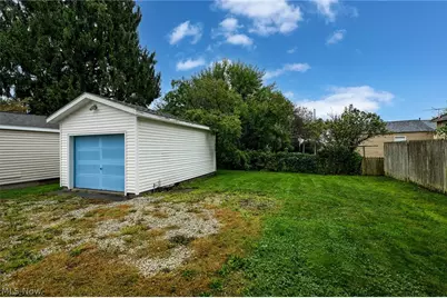 141 26th Street NW, Barberton, OH 44203 - Photo 39