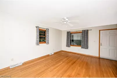 141 26th Street NW, Barberton, OH 44203 - Photo 7