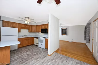 141 26th Street NW, Barberton, OH 44203 - Photo 9