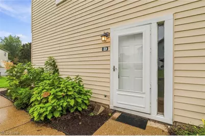 2551 Royal County Down Drive #D, Uniontown, OH 44685 - Photo 3
