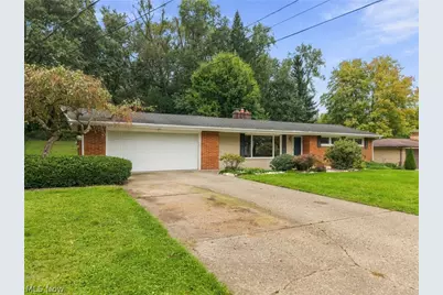 2033 Clearview Street NE, Massillon, OH 44646 - Photo 3