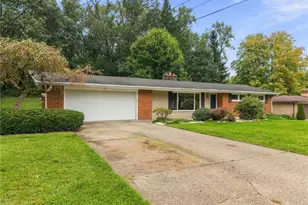 2033 Clearview St NE, Massillon, OH 44646 - Photo 3