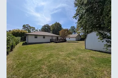 17512 Lundys Lane, Lake Milton, OH 44429 - Photo 9