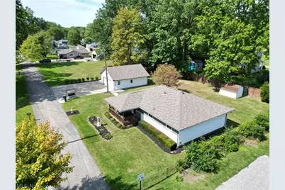 17512 Lundys Lane, Lake Milton, OH 44429 - Photo 3