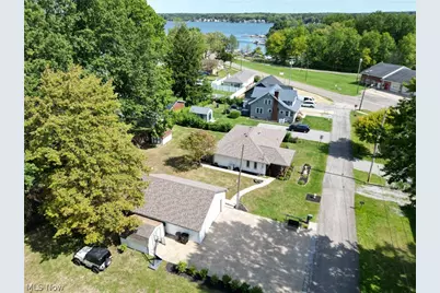 17512 Lundys Lane, Lake Milton, OH 44429 - Photo 13