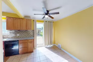 390 E 307th St, Willowick, OH 44095 - Photo 15