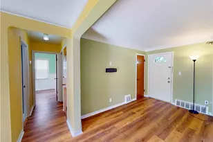 390 E 307th St, Willowick, OH 44095 - Photo 9