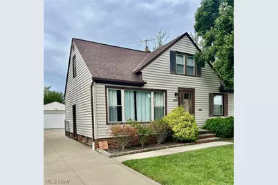390 E 307th Street, Willowick, OH 44095 - Photo 1