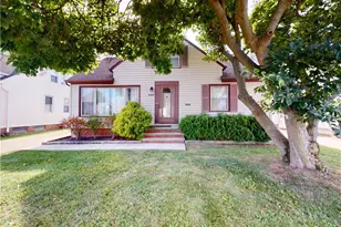 390 E 307th St, Willowick, OH 44095 - Photo 3
