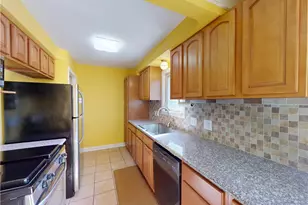 390 E 307th St, Willowick, OH 44095 - Photo 11