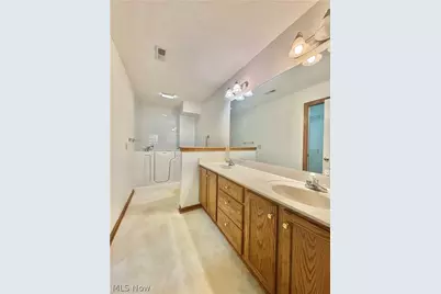 2146 University Commons Drive SE, Massillon, OH 44646 - Photo 7